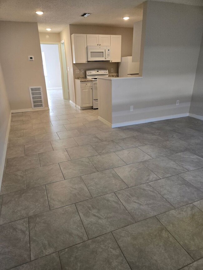 Foto del edificio - Cute 1/1 in Convenient Location