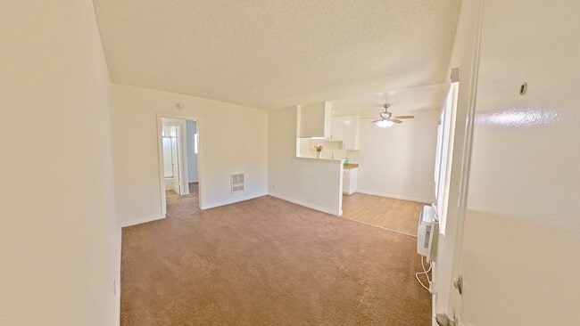 Photo - 16220 Cornuta Ave (Bellflower, CA) Apartment