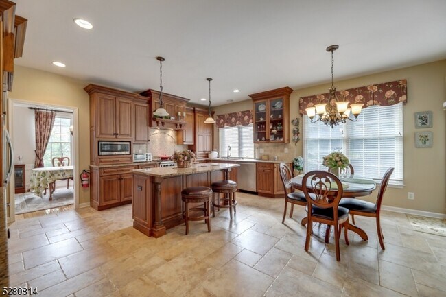 Foto del edificio - 2 Bedford Dr