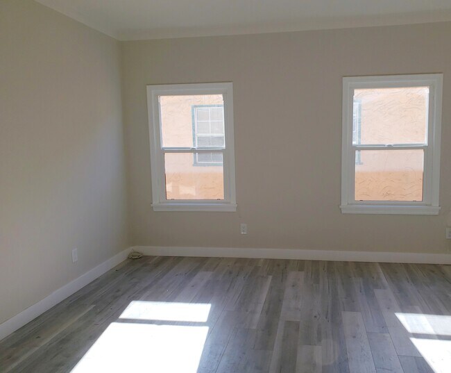 Building Photo - 220 E Valencia Ave