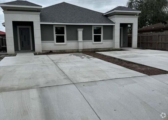 Building Photo - 1756 S Isla de Palmas