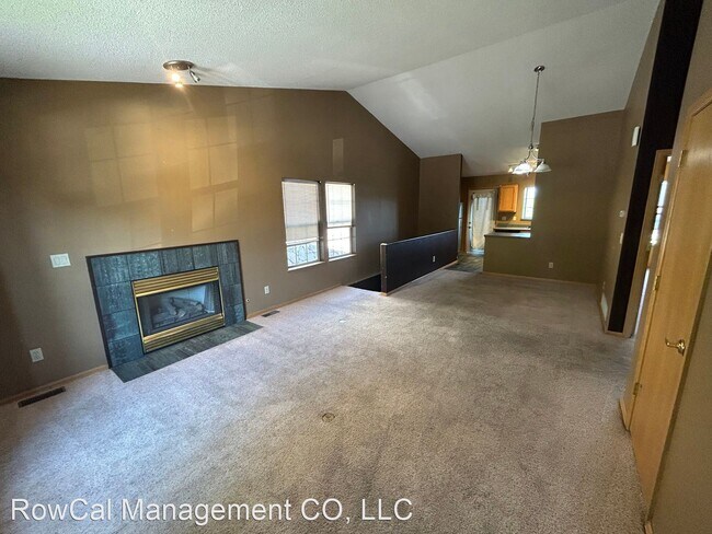 Building Photo - 2 br, 2.5 bath House - 6821 Overland Drive