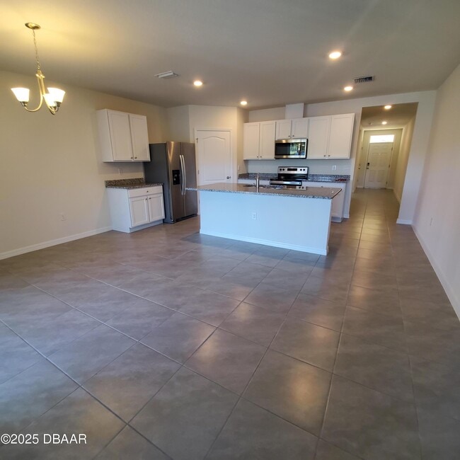 Building Photo - 1925 Deep Lk Cir