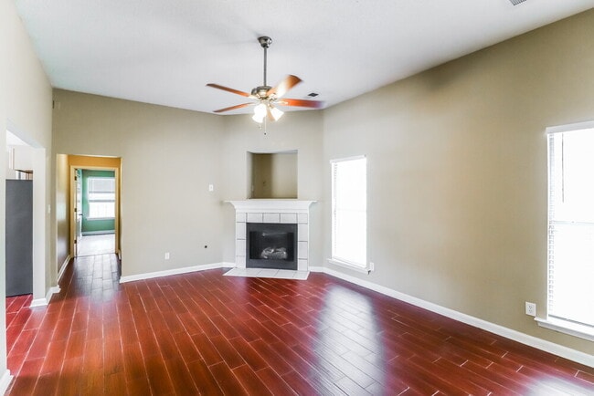 Foto del edificio - 2753 Virginia Woods Pl