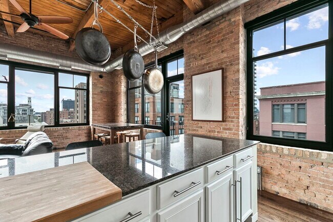 Foto del edificio - 625 W Jackson Blvd