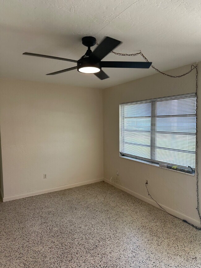 Foto del edificio - Cute 2 Bedroom, 1 Bathroom Single Family H...