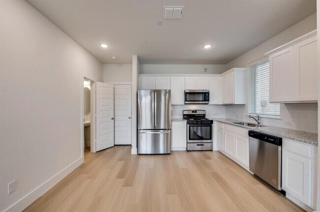 Foto del edificio - 7636 Resting Mews