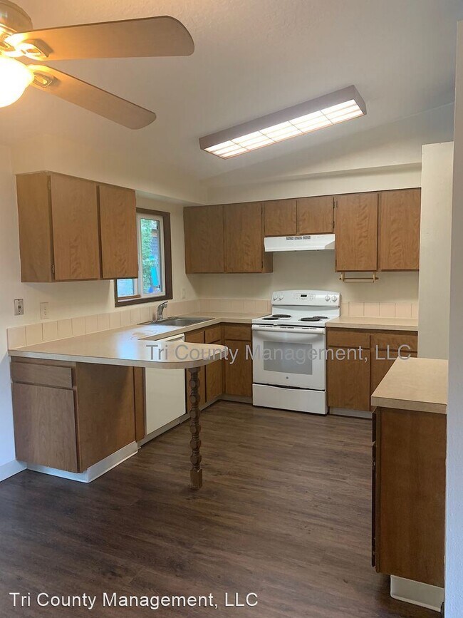 Building Photo - 3 br, 2 bath House - 3629 SE 151st Ave