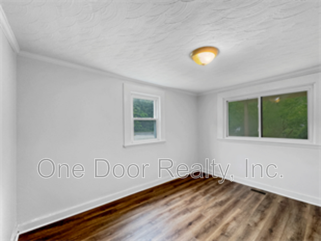 Building Photo - 165 Magruder Ave
