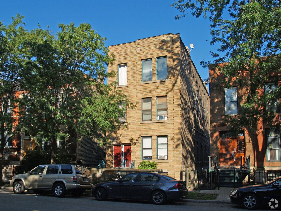  - 2045 N Racine Ave