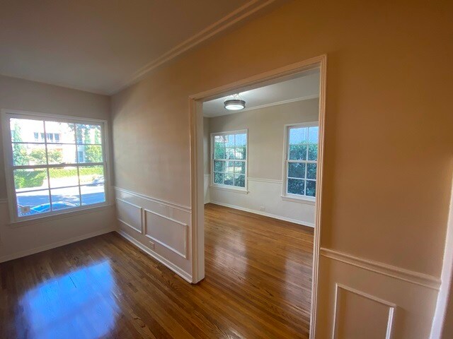 Foto del edificio - 1309 Roxbury Dr