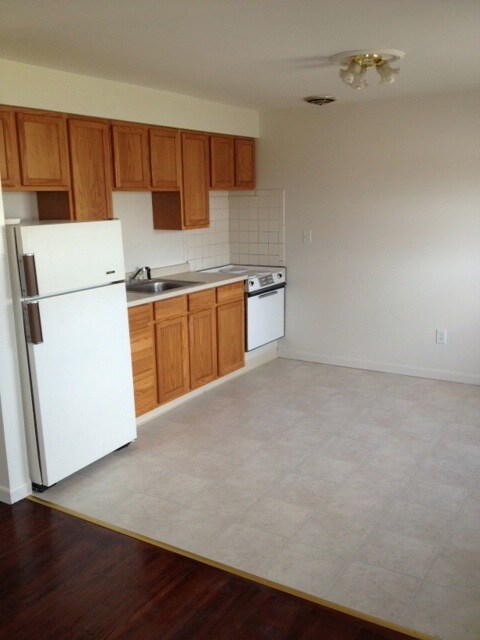 Foto principal - 600 S Main St
