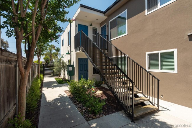 Building Photo - 3204 Collier Ave