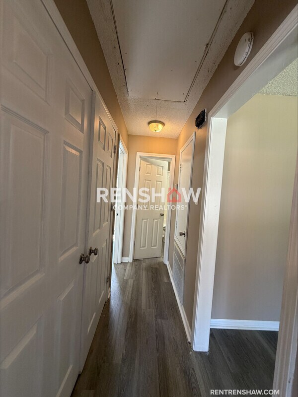 Foto del edificio - 16 Red Oak Cove