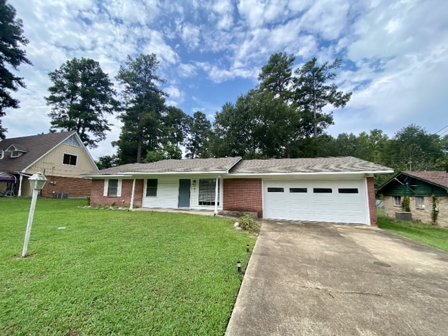 Building Photo - 507 Brasell St