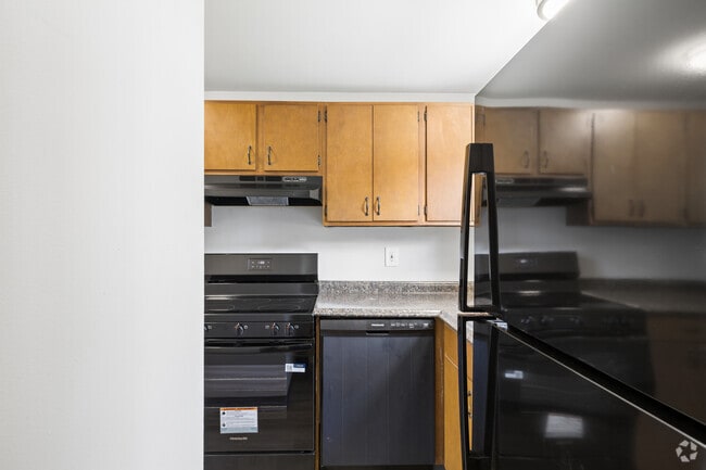 2BR, 1.5BA - 1,100SF - Kitchen - Highbridge Commons