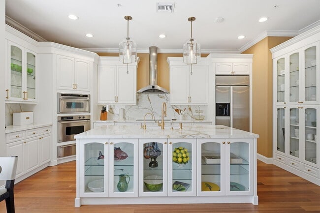 Building Photo - 921 Osceola Dr