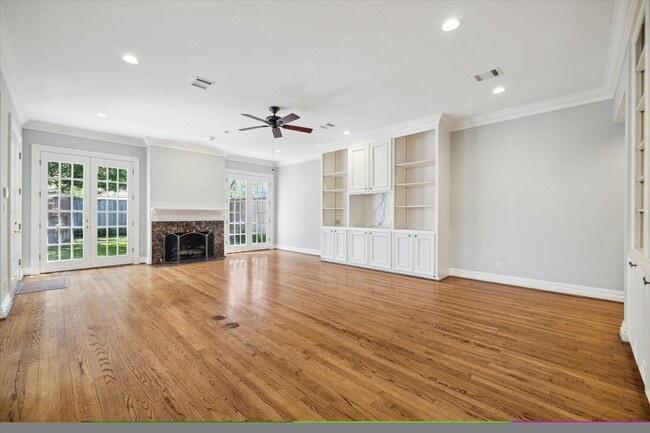 Building Photo - 6433 Sewanee Ave