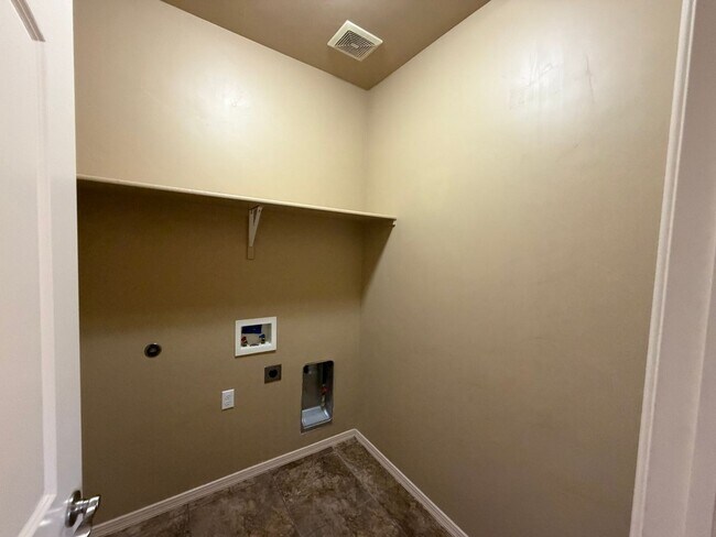 Foto del edificio - Close to Metro Verde