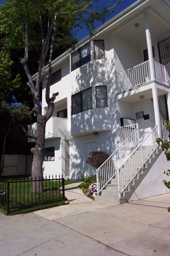 Building Photo - 1616 S Bundy Dr