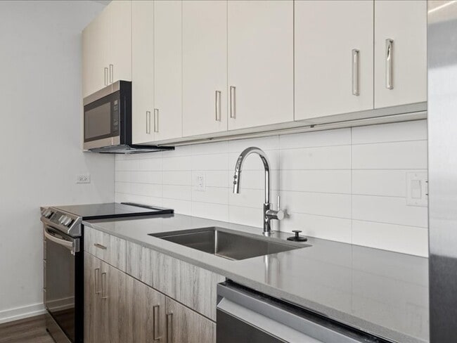 Building Photo - 808 N Cleveland Ave