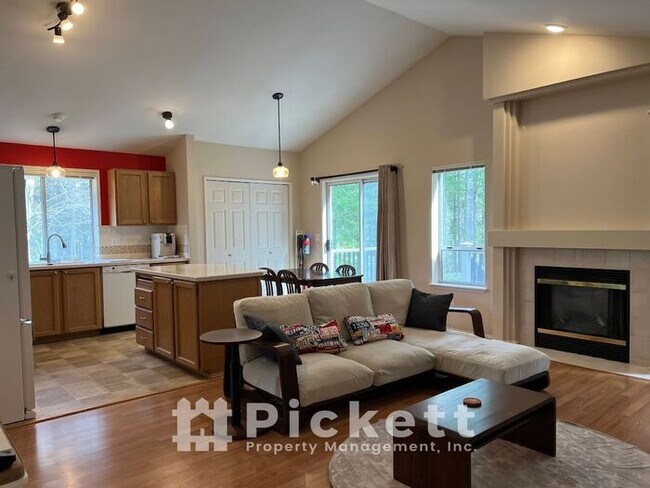 Building Photo - 3 Bedroom Rambler in McCormick Woods!