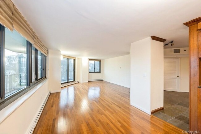 Building Photo - 25 Rockledge Ave