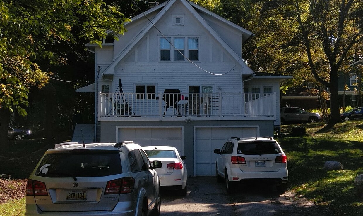 Building Photo - 439 Hillcrest Ave