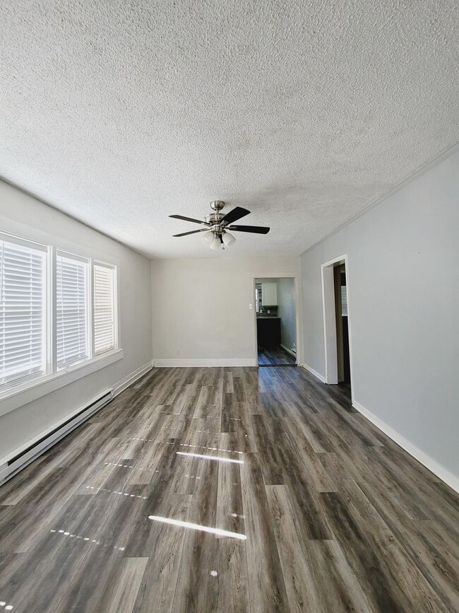 Building Photo - Cozy 2-Bed In Home in Old Colorado City an...