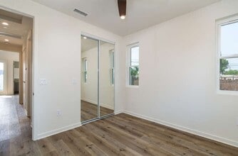 Building Photo - 6402 Kenwater Pl