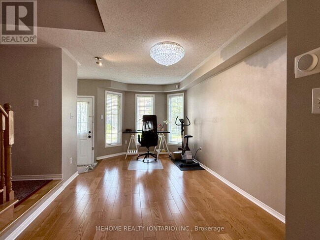Building Photo - 123 Rideau Dr