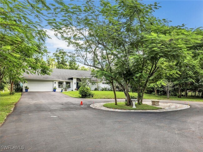 Foto del edificio - 4611-4613 3rd Ave NW