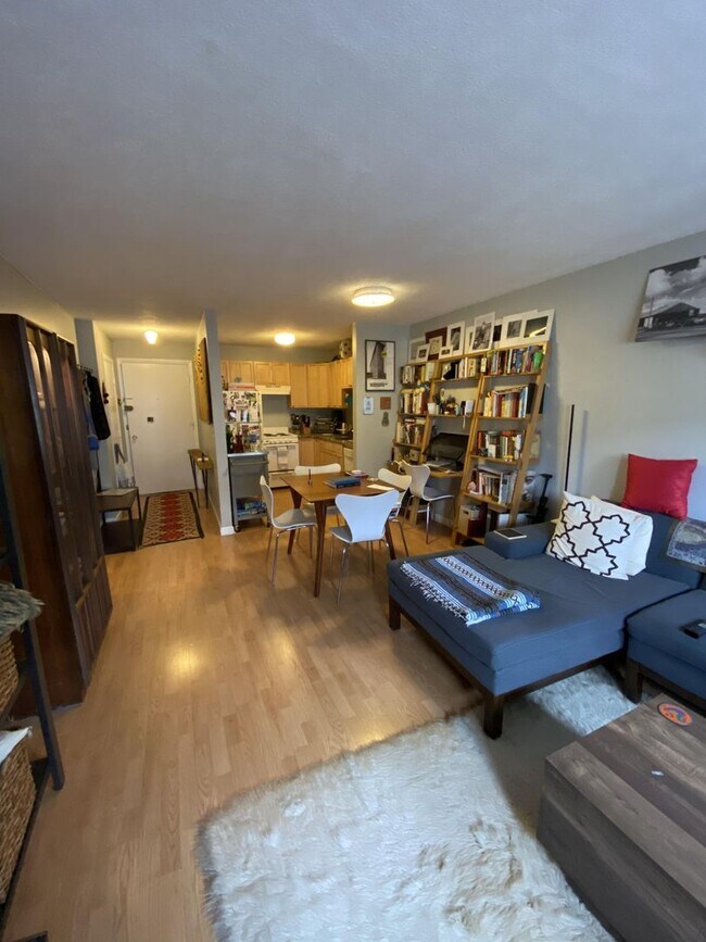 Foto del edificio - Allston 1 Bed – Heat & Hot Water Included – Elevator – 9/1 Move-In