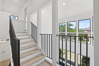 Building Photo - 1535 Potomac Dr