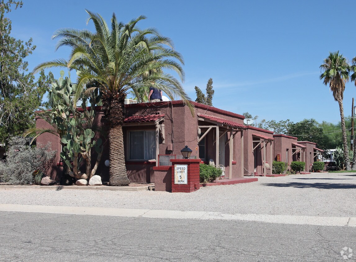 Primary Photo - Casa Rey Apartments