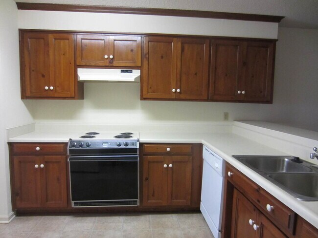 Building Photo - 2 Bedroom Duplex in Quail Rise Subidivision