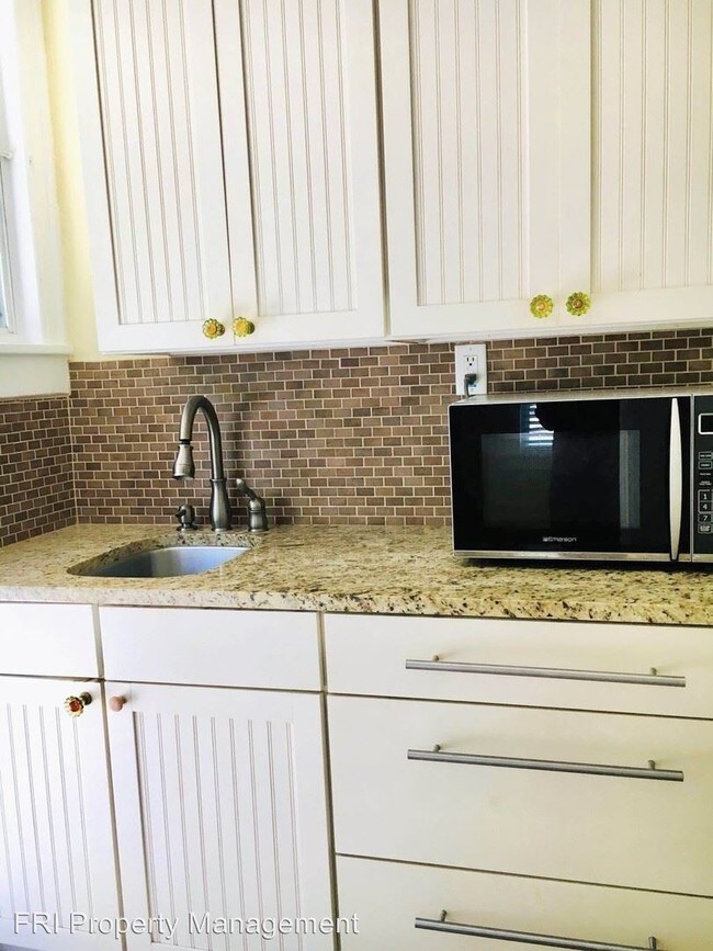 Foto del edificio - 617 N Hyer Ave