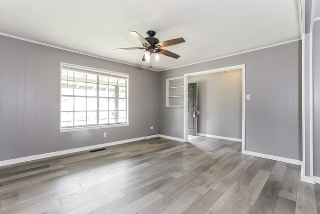 Building Photo - 7817 Powell Dr