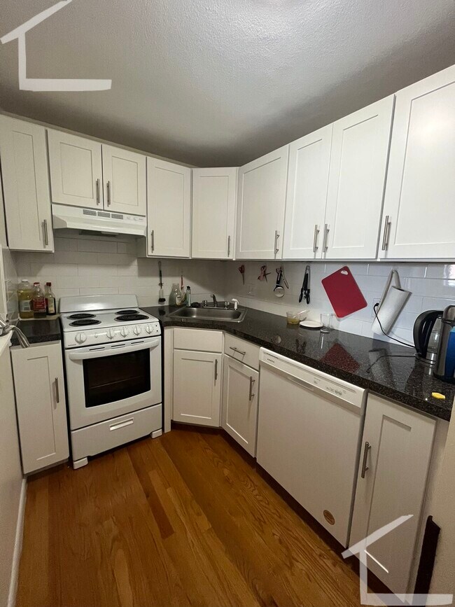 Building Photo - 7 Allston St