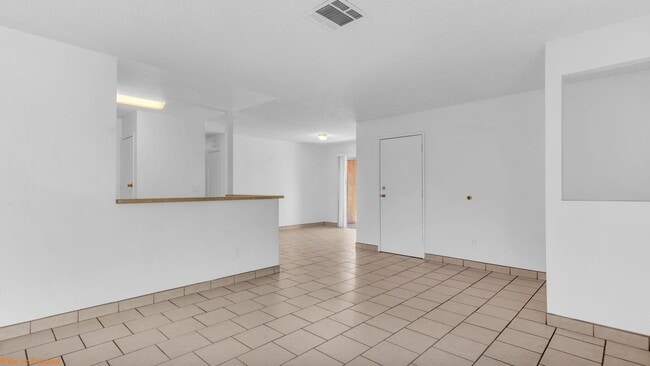Building Photo - Central Cathedral City Duplex