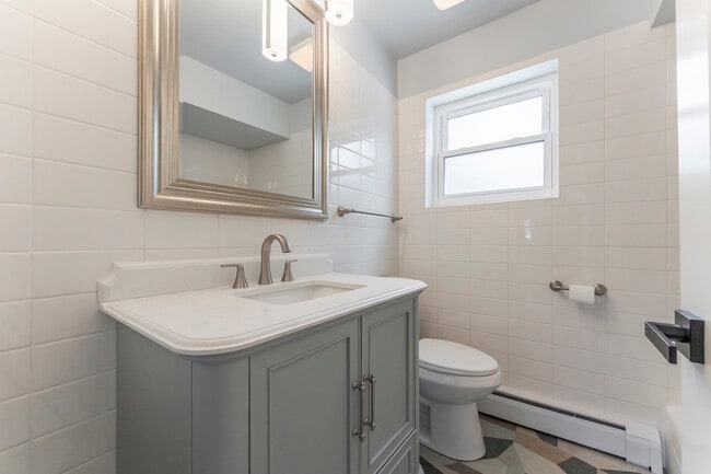 Foto del edificio - 6031 W Addison St