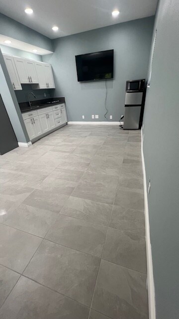 Foto del edificio - 17815 Prairie St