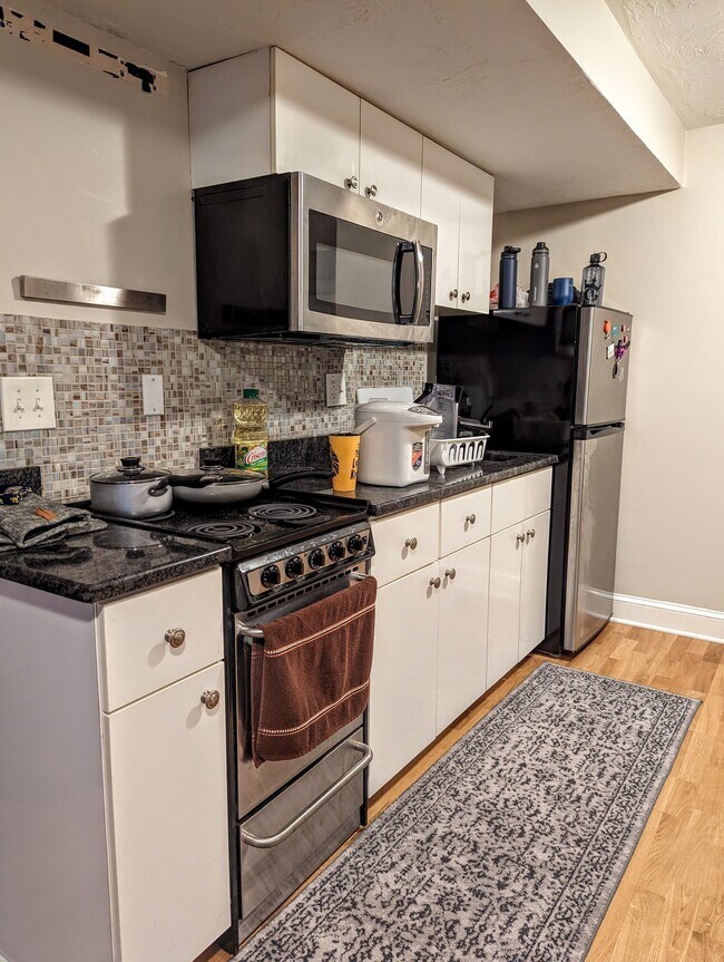 Building Photo - 27 Winthrop Rd