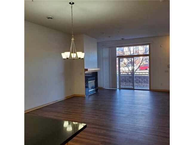 Building Photo - 533 Snelling Ave S