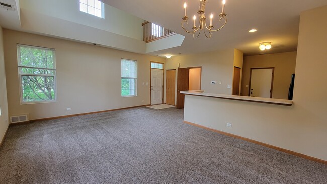 Foto del edificio - 231 Springbrook Trail S