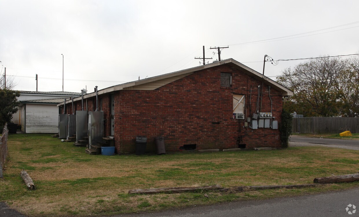 Building Photo - 701 Eiseman Blvd