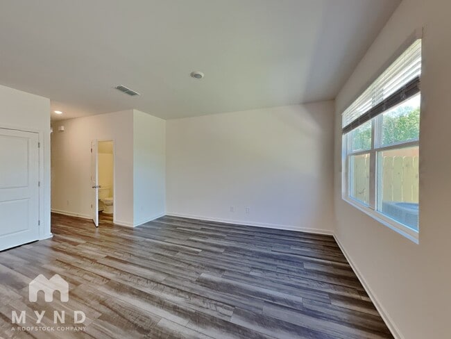 Building Photo - 3569 Bluebird Ct