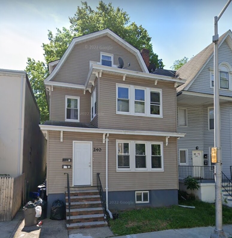 Building Photo - 240 Amherst St