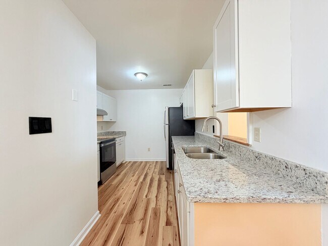 Foto del edificio - First floor bedroom with bathroom