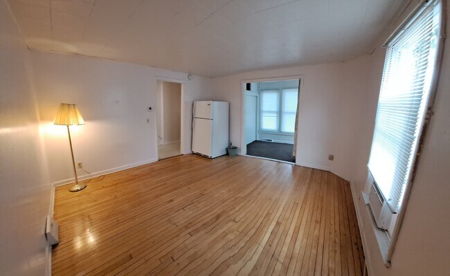Building Photo - 709 W Olin Ave